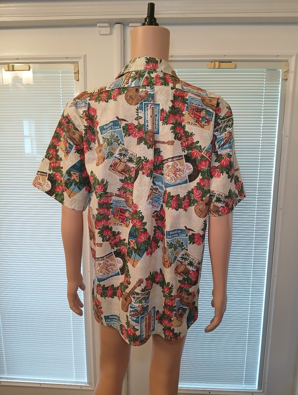 Reyn Spooner Mele Kalikimaka Hawaiian Shirt - Picture 3 of 5